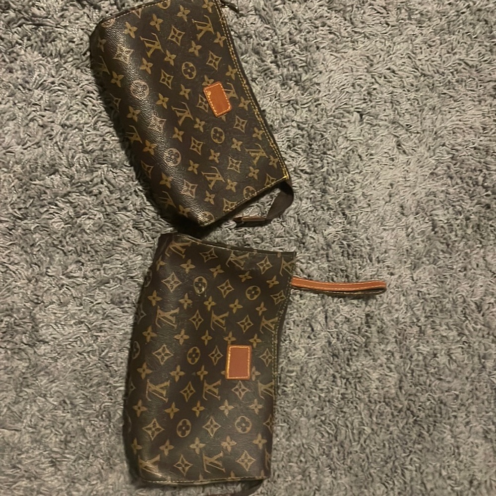 $150 for 2 travel makeup lv pouches